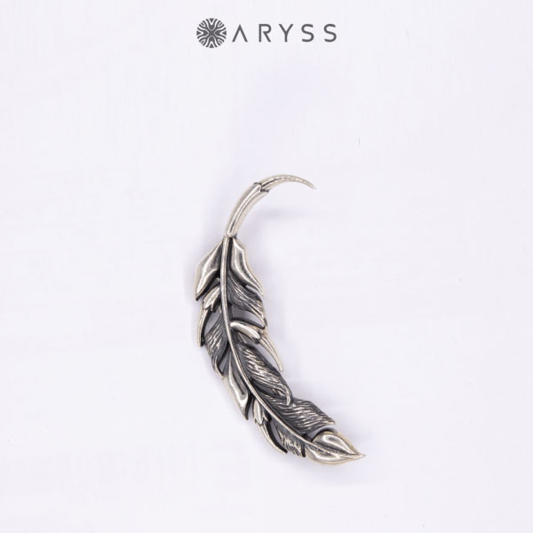 เข็มกลัดขนไก่ชนนักสู้ (Fighting Rooster Feather Brooch)