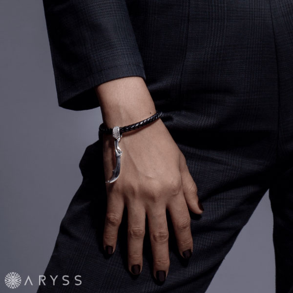สร้อยข้อมือ พระแสงของ้าว (Victory Sword Bracelet)